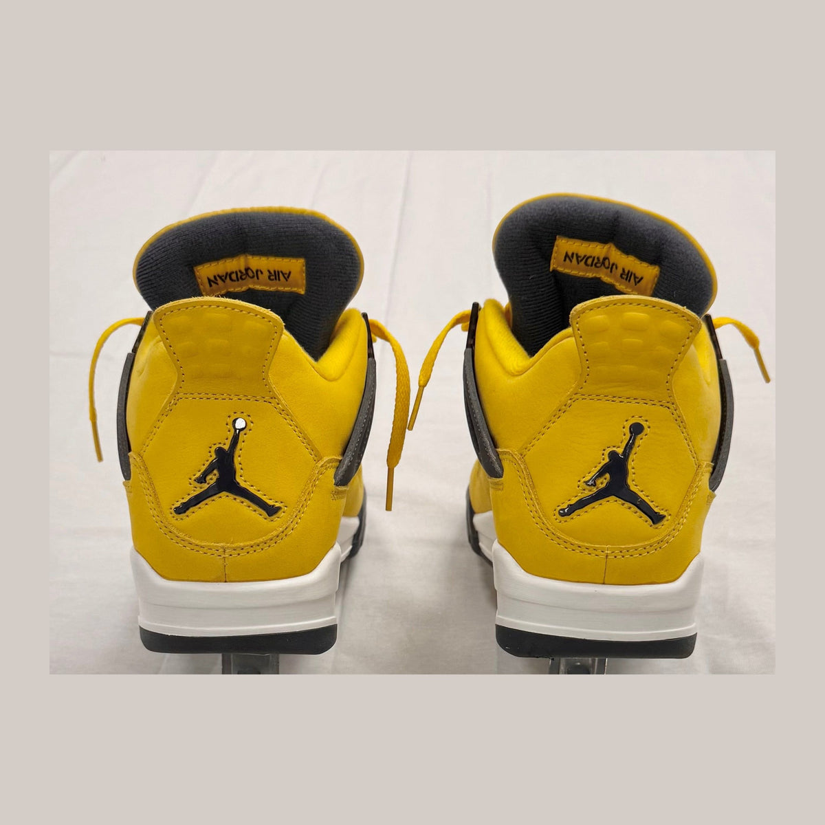 Jordan 4 Retro Lightning (2021) (Pre-Owned)